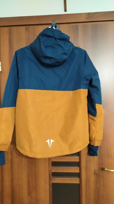 Nowa kurtka chłopięca 152