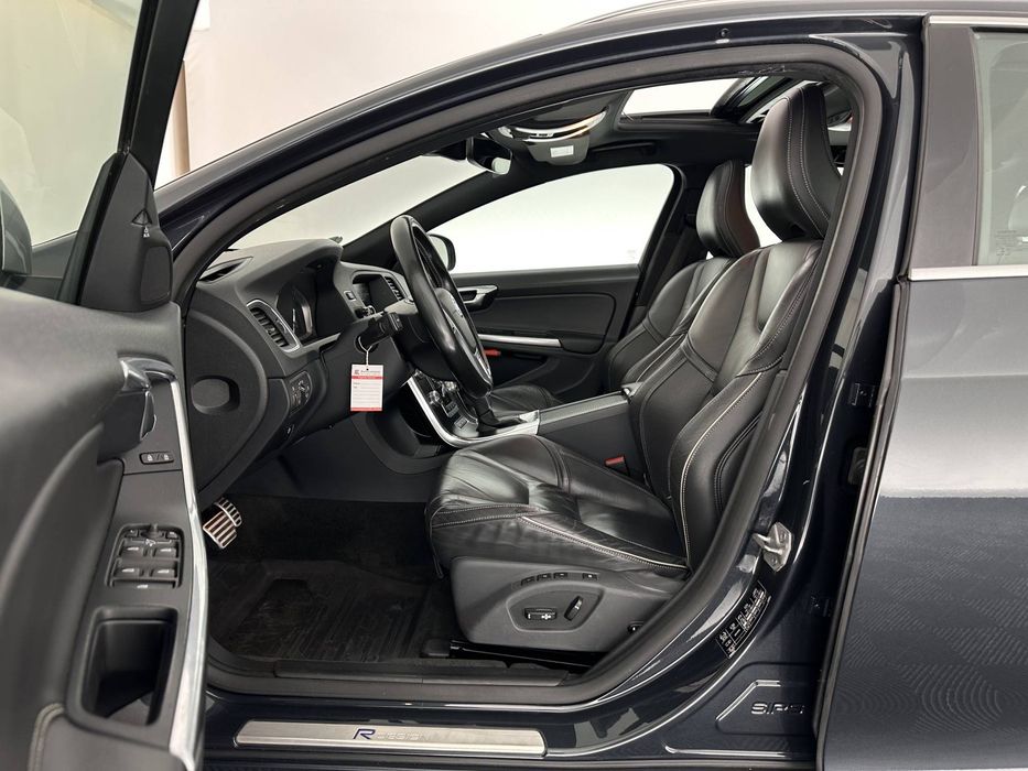 Volvo V60 Volvo V60 D6 Plug-in Hybrid R-Design Polestar