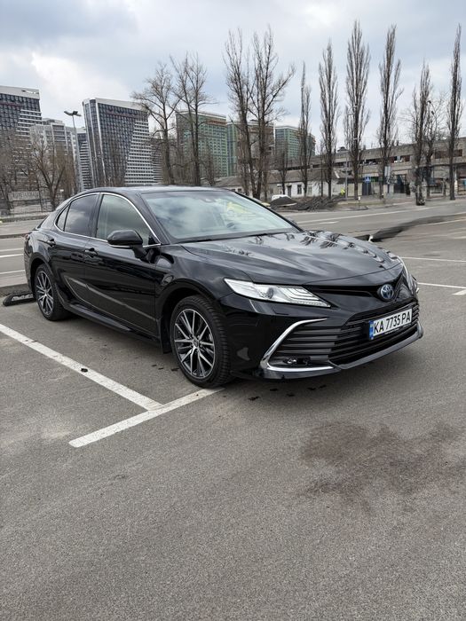 «Індивідуальний трансфер Київ – Польща – Європа | Camry 2023 Hybrid