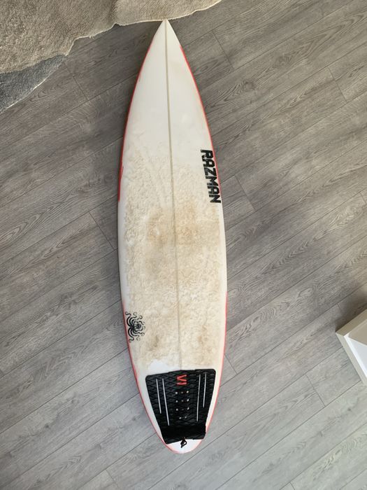 razman surfboard 5’10 26L