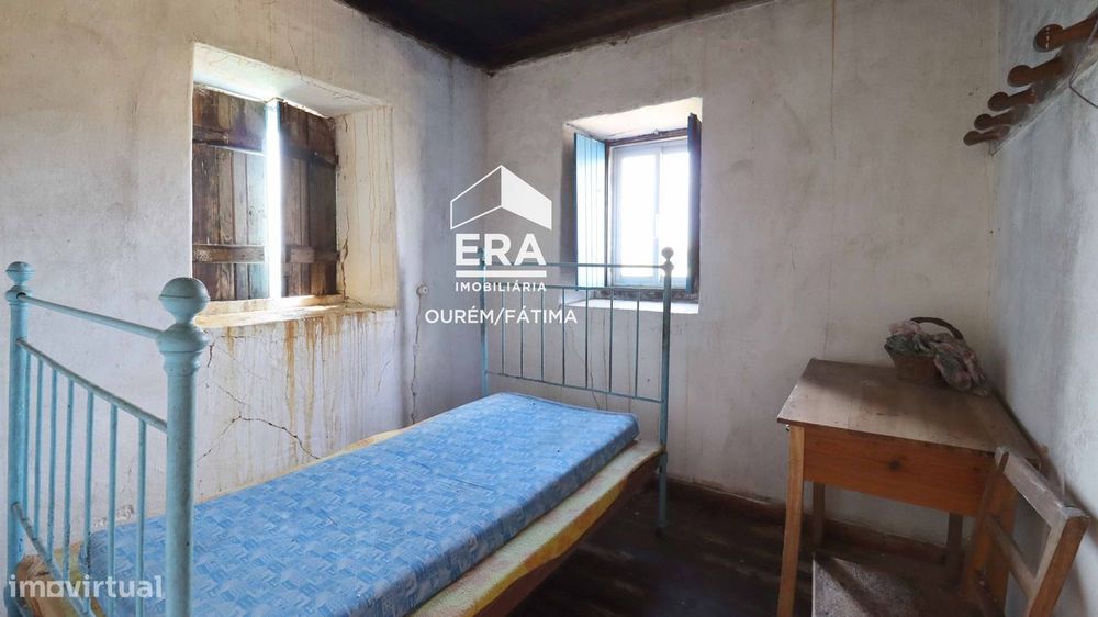 Moradia T3 para restaurar, Almoster
