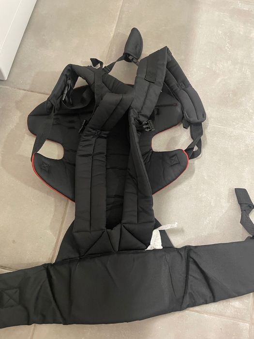 Marsupio vermelho e preto marca SAFETY 1ST em ÓTIMO estado