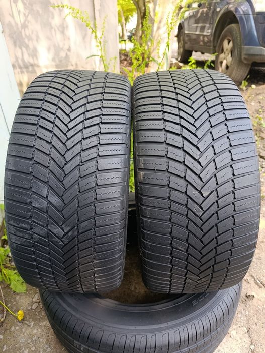 245/40/18 Bridgestone weather control