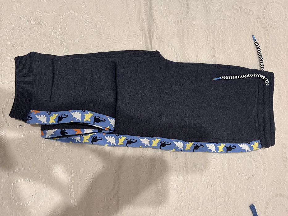 Нові утеплені спортивні штани на 146-152 см на хлопчика