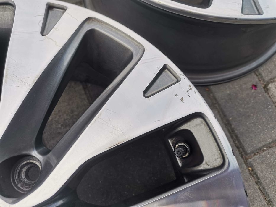 Felgi KIA Ceed Venga Soul Hyundai 6,5Jx16H2 5x114,3 ET50 TPMS