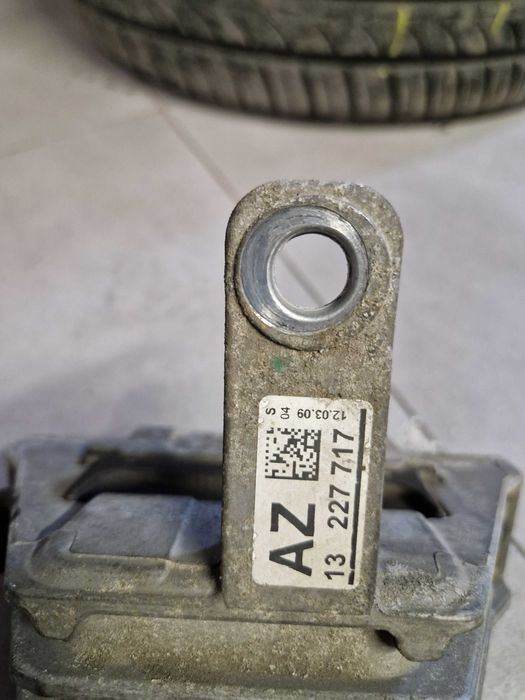 Łapa poduszka silnika Opel Insignia A 2.0 CDTI 130 KM 1322.7717