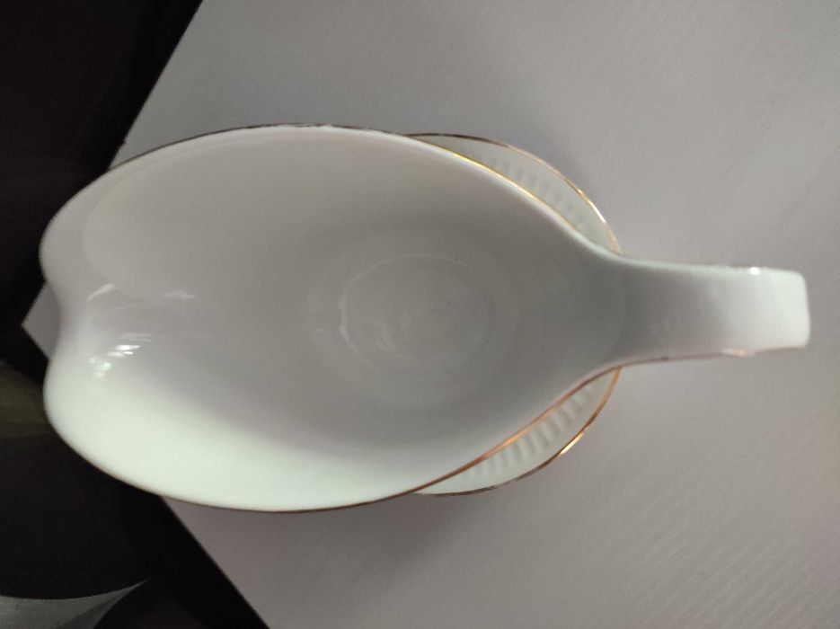 Sosjerka duża, porcelana Karolina