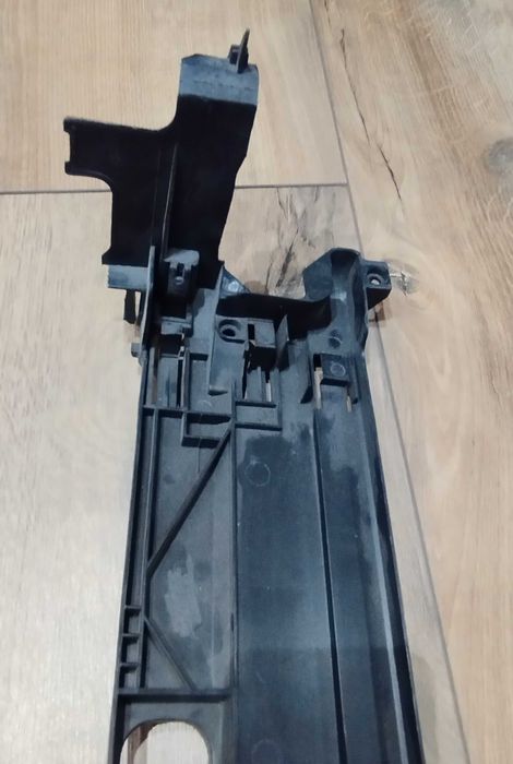 BMW 5 F10 F11 7 F01 F02 накладка радіатора верхня 17117573265