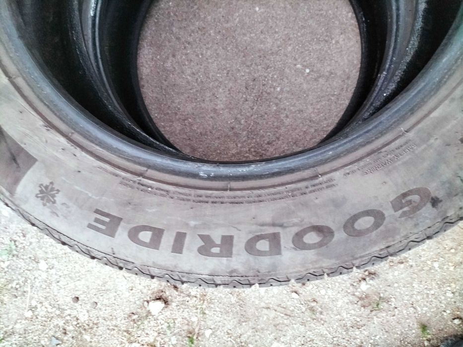 Opony wielosezonowe 235/55R18 4 szt