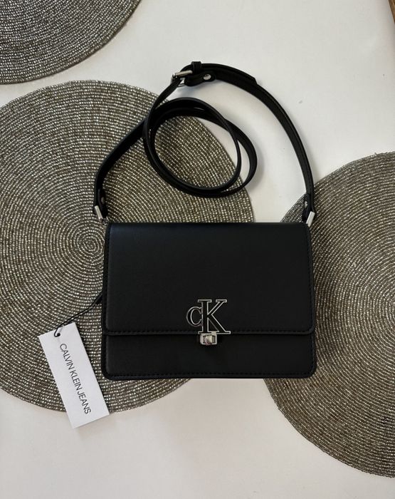 Жіноча сумка Calvin Klein чорна