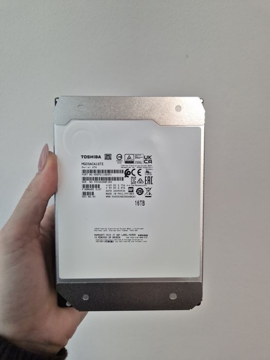 TOSHIBA 16TB MG09ACA16TE жорсткий диск