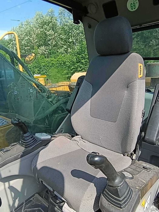 продам екскаватор  volvo ec220dl