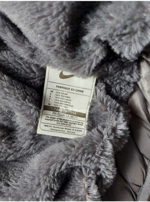 Куртка Nike 11-13 років майже нова
