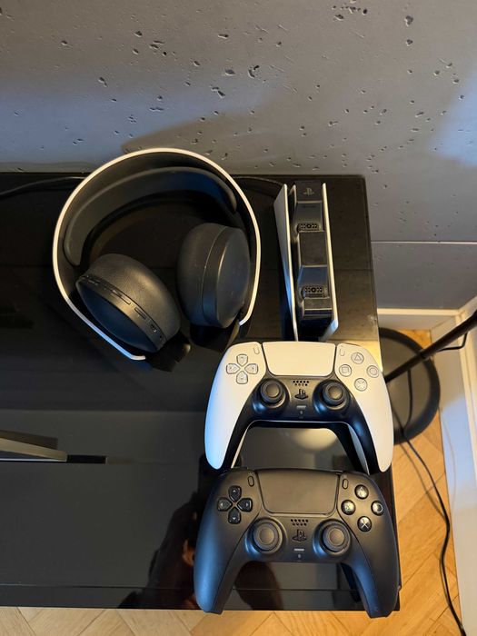 Playstation 5 Pro 2tb oraz akcesoria