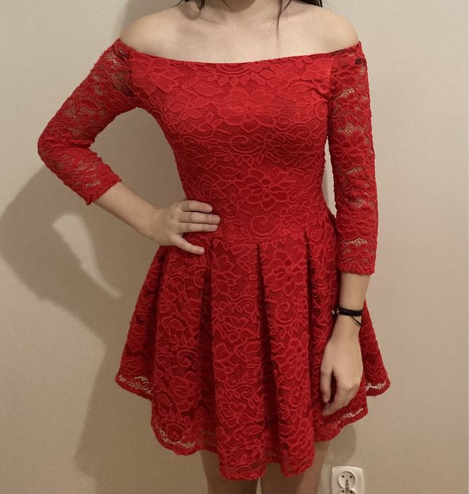 Czerwona elegancka sukienka