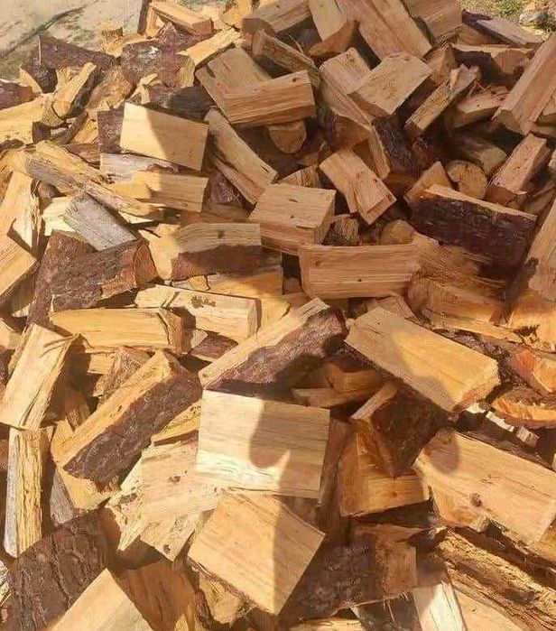 Lenha de pinho seca 35€ o metro cúbico