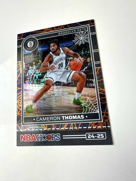 Karta NBA Cameron Thomas Panini Haunted Hoops Holo Webs Koszykówka