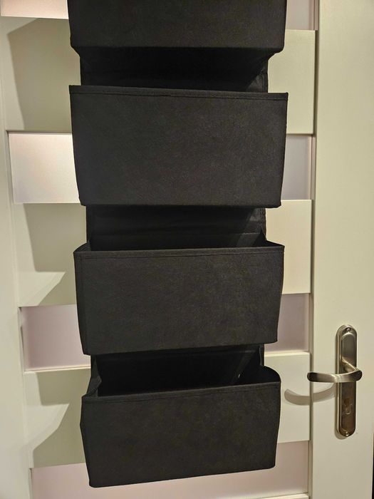 Wiszący organizer do powieszenia z 4 kieszeniami na drzwi czarny