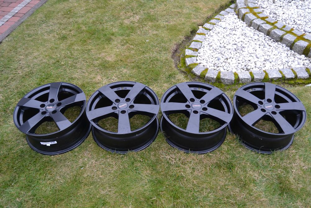 Felgi alu Toyota Rav 4 17cali 5x114,3 et38 ładne komplet rav4 Dezent
