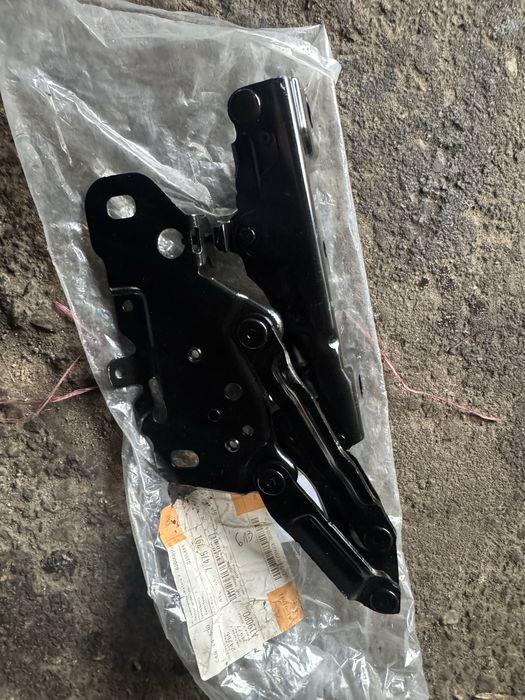 Zawias maski lewy nowy OE BMW X3 G01 X4 G02 F97 F98