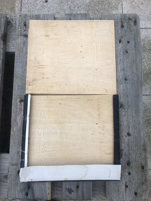 Montagem de carro antigo madeira