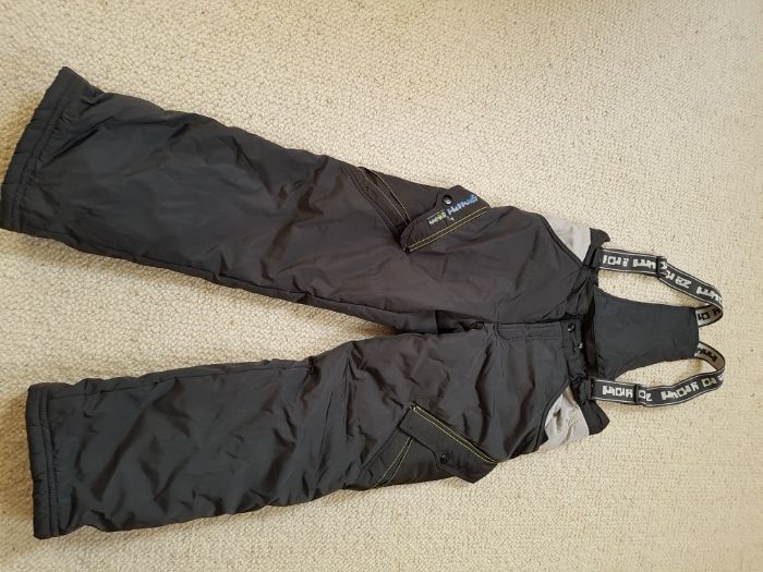 nowe ocieplane spodnie na narty i nie tylko roz 146 kol ciemna zielń