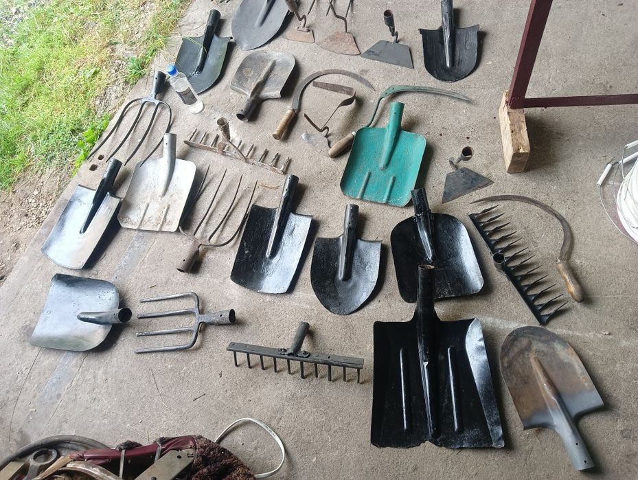 Ручной садовый инструмент