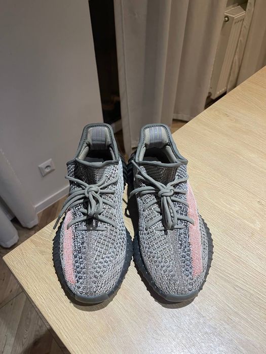 adidas Yeezy boost 350 v2 ash stone 40 2/3 beluga white black carbon