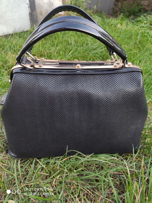 Сумка чорна жіноча