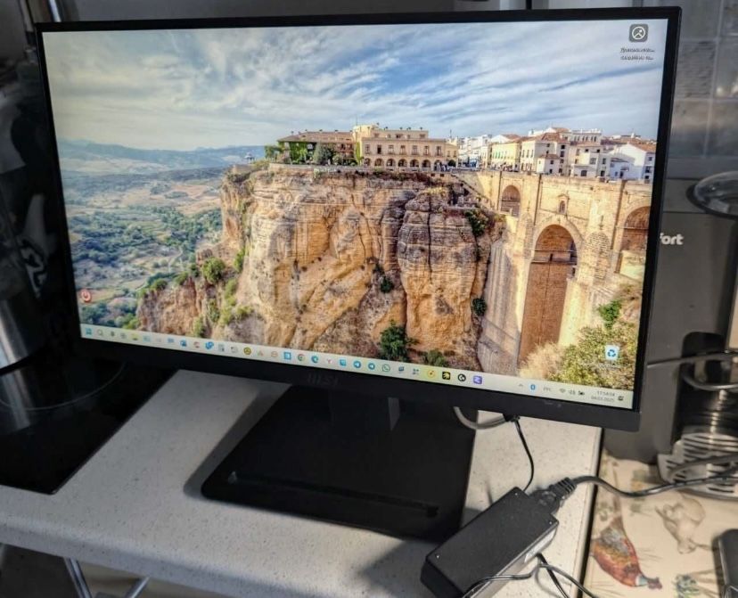 Продам Монитор msi PRO MP223