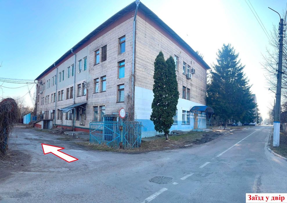 Фасад 90 м2 в центрі біля Укрпошти. 1 поверх, окр. вхід. Без Комісії!