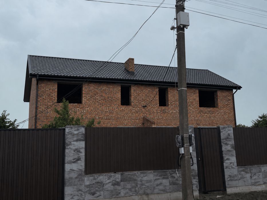 Будинок дуплекс при вʼїзді в Луку-Мелешківську