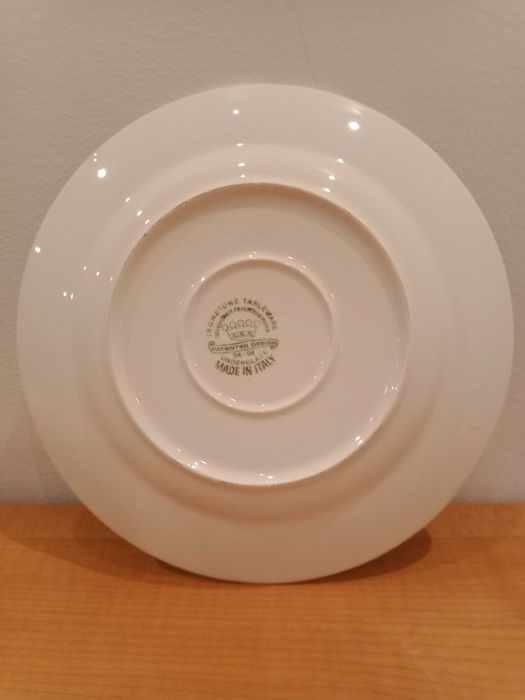 Pratos italianos Antigos da marca Ironstone (8 pratos)