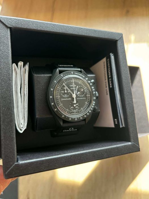 Omega x Swatch Moonswatch Mission to the Moonphase Snoopy New Moon