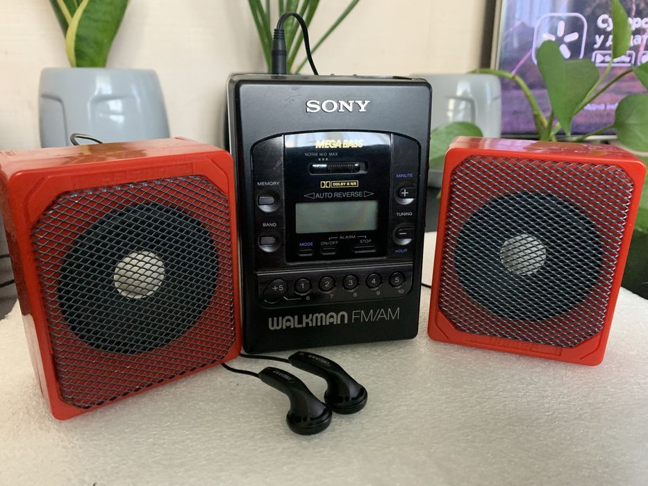 Вінтажний SONY  WM F2085 робочий