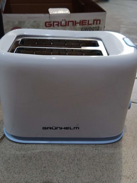 Тостер Grünhelm GWD012
