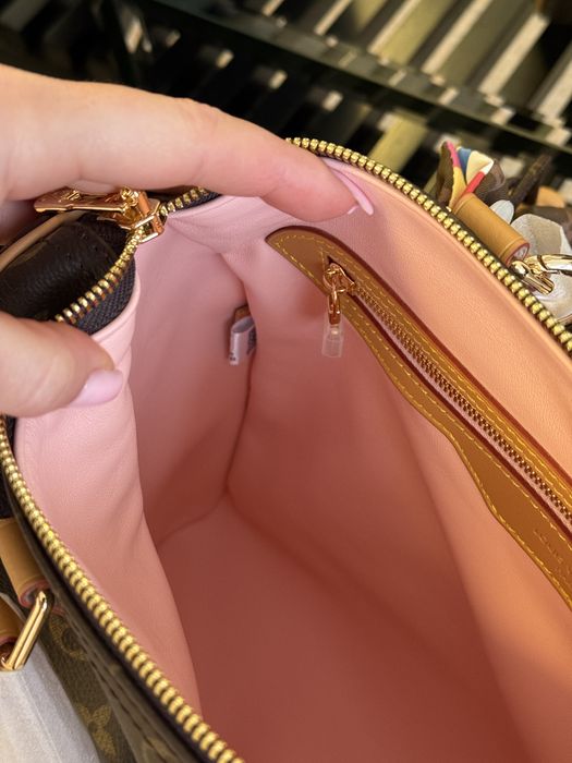 Сумочка в стилі LV