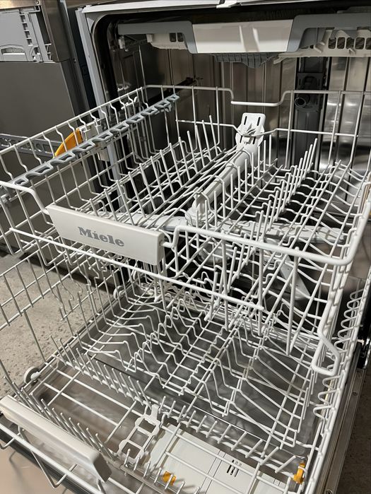 Посудомийна машина Miele g5210sci