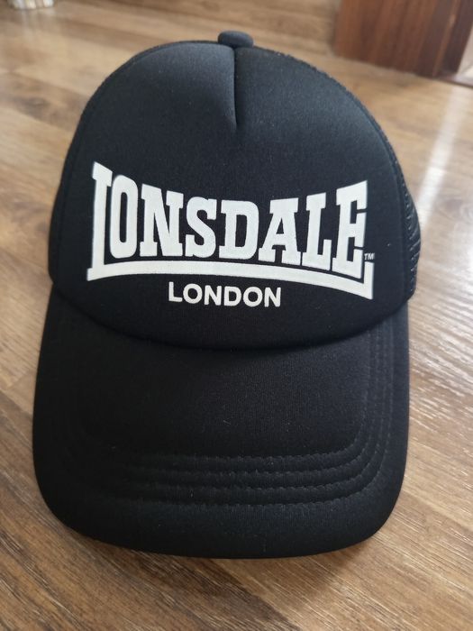 Prezent Nowa czapka Lonsdale London z daszkiem