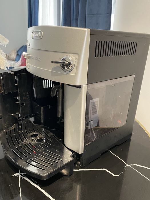 Ekspres ciśnieniowy DeLonghi Magnefica