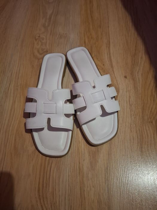 Klapki białe rozmiar 40