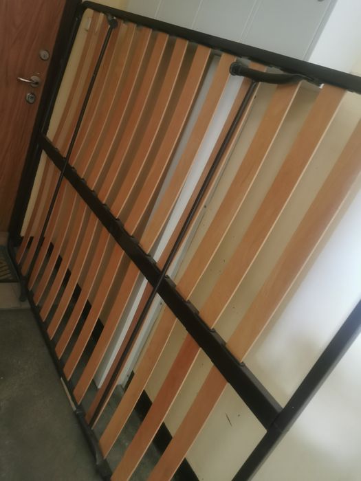 Oddam ramę do łóżka lub stelaż