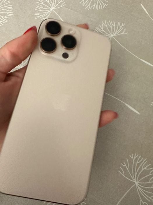 iPhone 16 Pro Max