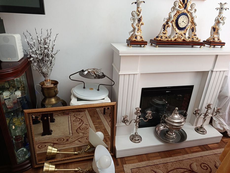Venda de artigos decorativos porcelana de marca registada.