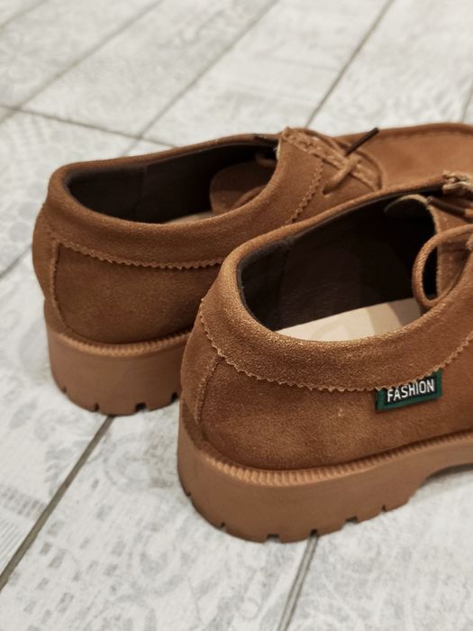 Продам лофери з натуральної замші.