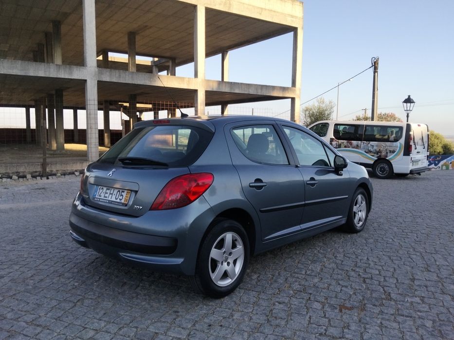 Peugeot 207 1.4HDI de 2007/8 em estado novo
