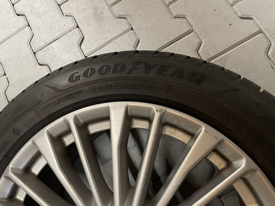 Felgi+Opony Zimowe Goodyear ULTRAGRIP PERFORMANCE + SUV 225/55 R18