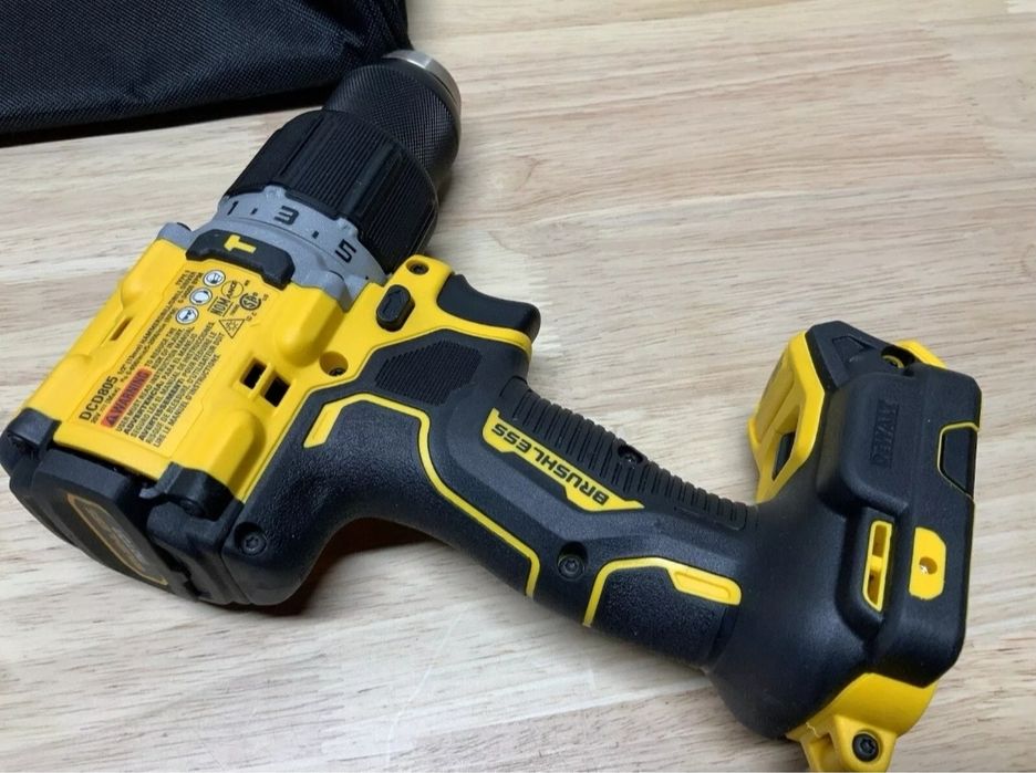 Акумуляторний безщітковий з ударом дриль-шуруповерт DEWALT DCD805 20V