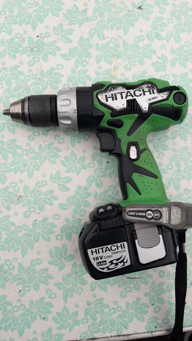 Шуроповерт  HITACHI.  DS 18DL