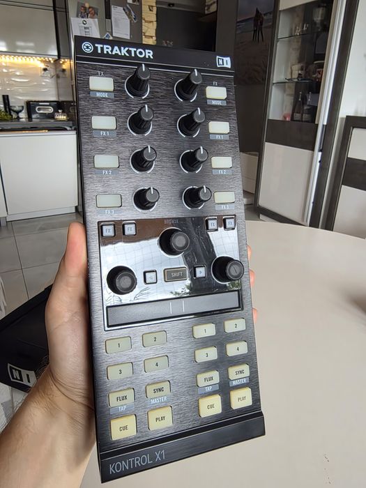 Native Instruments Traktor x1